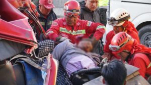 Choque vehicular en autopista La Paz–El Alto