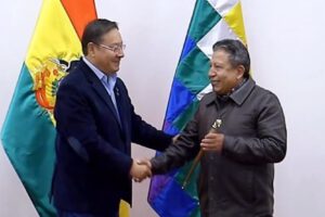 Luis Arce entrega bastón de mando a David Choquehuanca