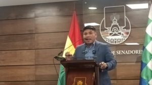 Senador Loza denuncia montaje en aprehensión de exviceministro Cáceres
