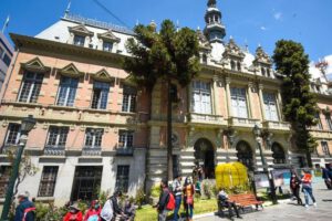 Prohibición de fiestas escolares en colegios por la Alcaldía de La Paz