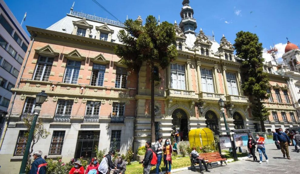 Prohibición de fiestas escolares en colegios por la Alcaldía de La Paz