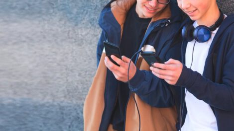 prohibir redes sociales para menores