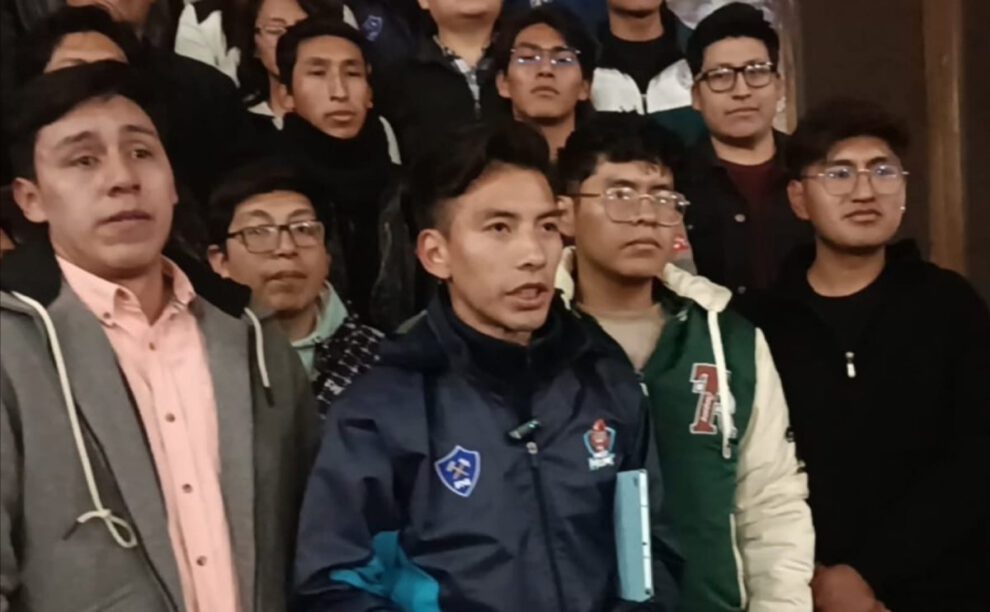 Elton Flores asume liderazgo de la FUL