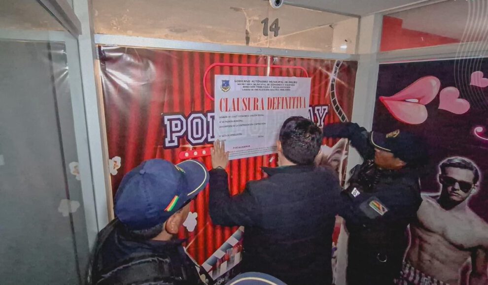Cine videos clausurados en Oruro