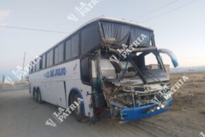 Choque de vehículos en carretera Oruro-Cochabamba