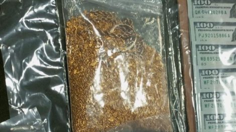 Colombianos que ofrecían vender oro en Santa Cruz