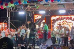 Tuto Quiroga promete asfaltar ruta La Paz–Pando