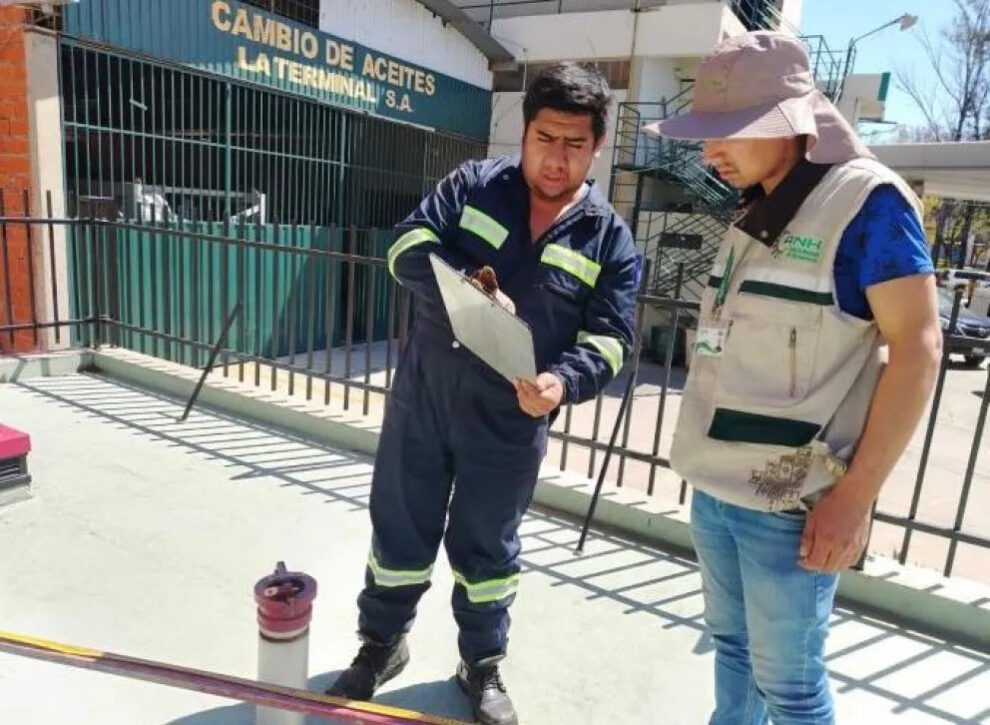 Calidad de la gasolina en análisis por transportistas
