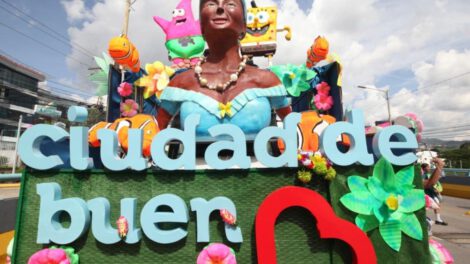 Carnaval de Tegucigalpa con desfiles y música en vivo