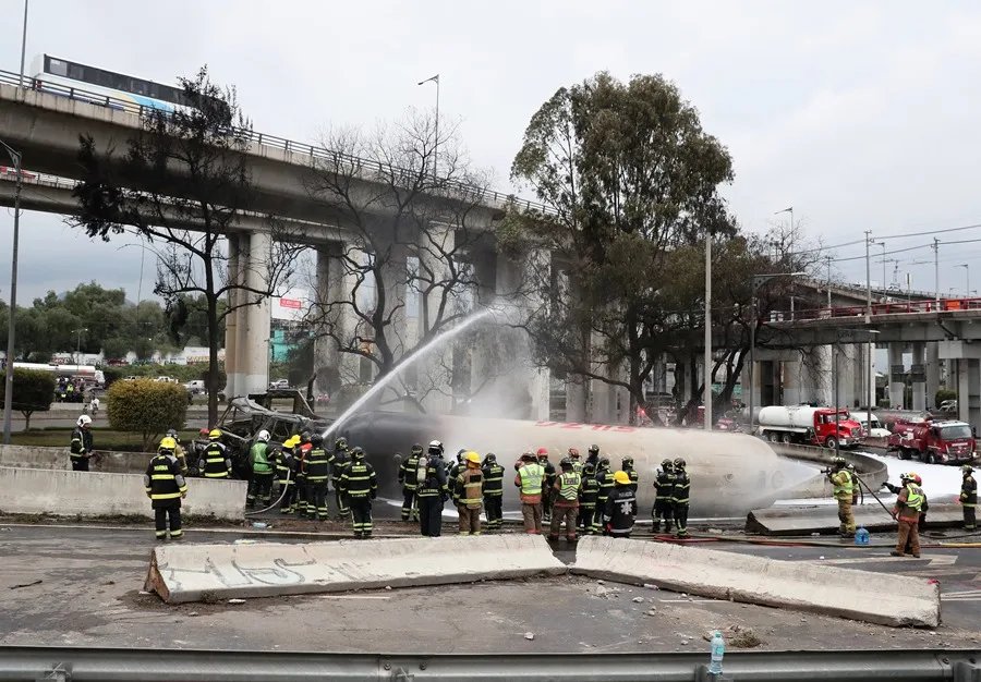 Explosión de camión de gas en México