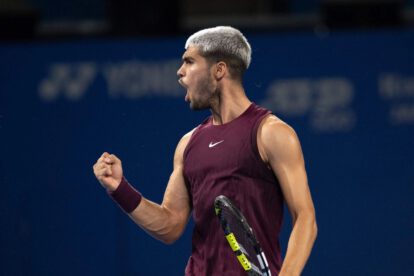 Carlos Alcaraz celebra su victoria en Tokio
