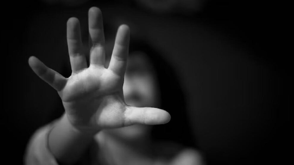 Agresión en colegio de Santa Cruz