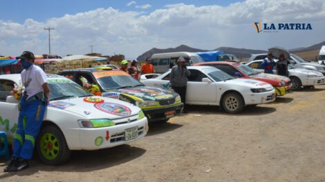 Competencia automovilística en honor al Señor de Lagunas