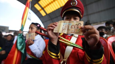 Bono Juancito Pinto para estudiantes mayores de 18 años