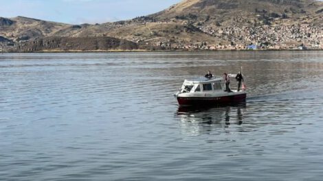 Expedición científica Lago Titicaca evalúa la calidad del agua