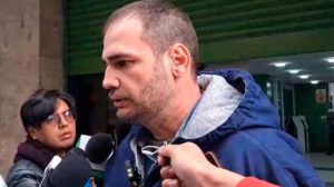 El activista Peter Erlwein Beckhauser presenta denuncia por manipulación electoral