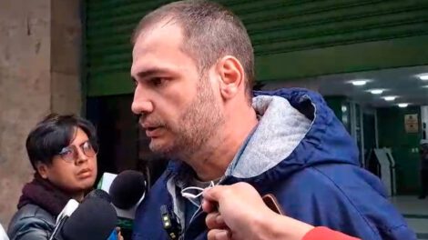 El activista Peter Erlwein Beckhauser presenta denuncia por manipulación electoral