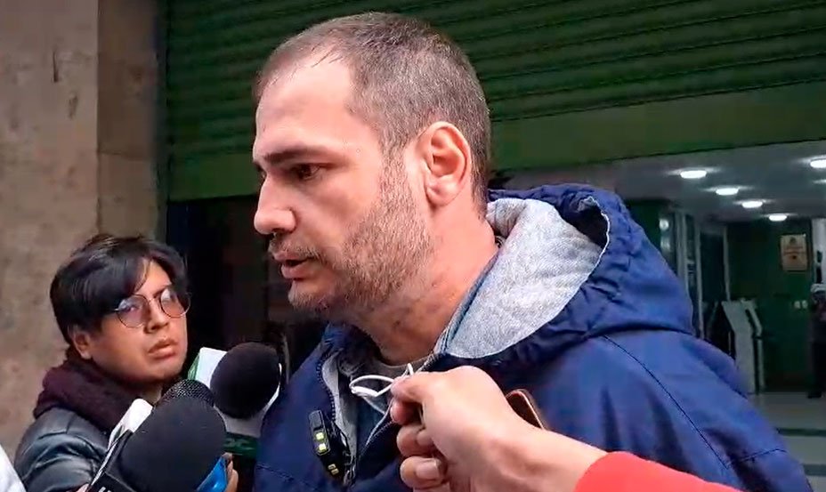 El activista Peter Erlwein Beckhauser presenta denuncia por manipulación electoral