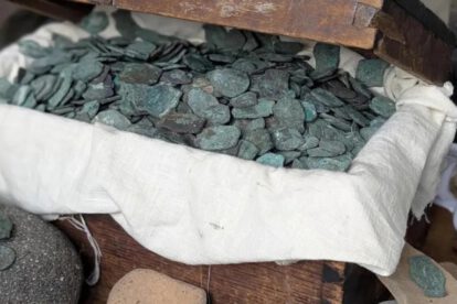Monedas acuñadas en Bolivia encontradas en naufragio español