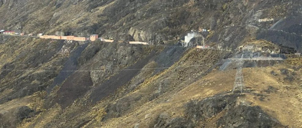 Represa de Incachaca y operaciones mineras