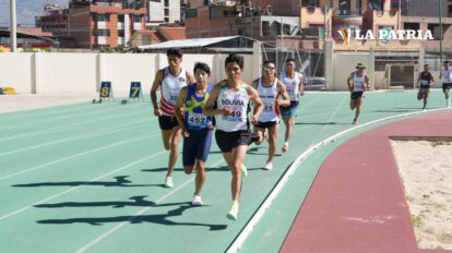 Héctor Garibay toma la delantera durante la prueba en Cochabamba