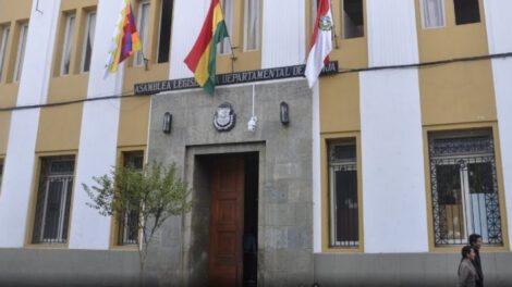 Saneamiento de leyes departamentales en la Asamblea de Tarija