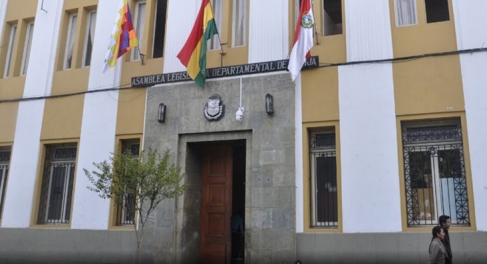 Saneamiento de leyes departamentales en la Asamblea de Tarija