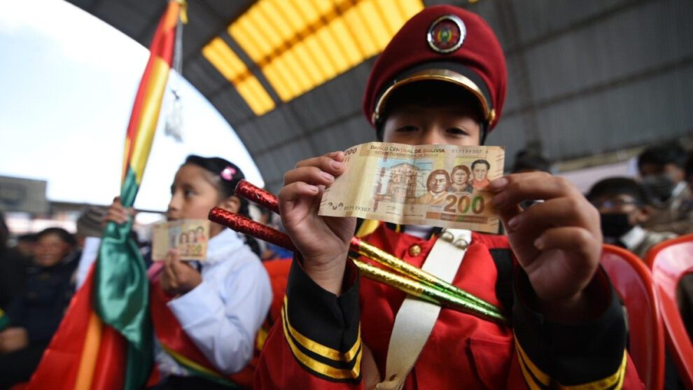 Bono Juancito Pinto y carnet de vacunación