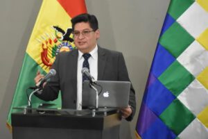 Economía boliviana avanza según el ministro Marcelo Montenegro