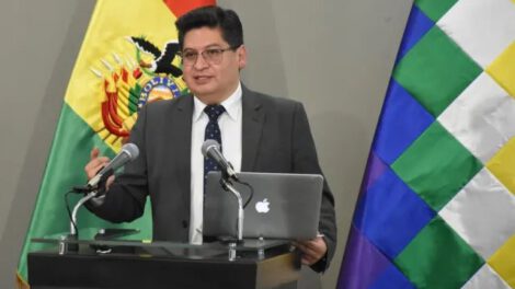 Economía boliviana avanza según el ministro Marcelo Montenegro