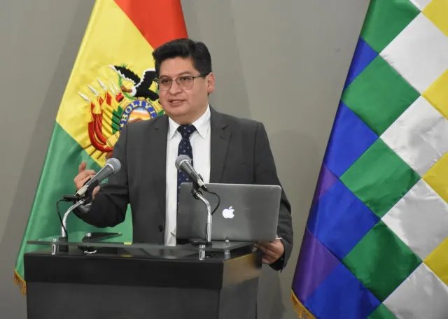 Economía boliviana avanza según el ministro Marcelo Montenegro