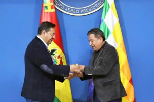 Luis Arce viaja a Brasil para reunirse con Lula