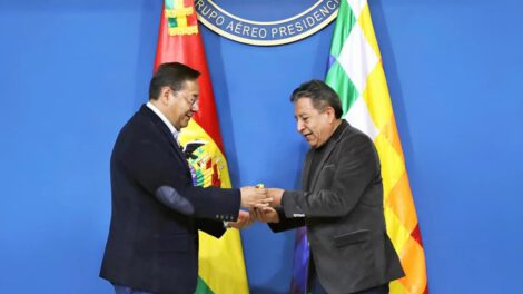 Luis Arce viaja a Brasil para reunirse con Lula