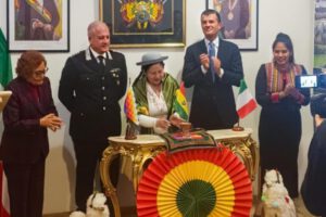 K’ero ceremonial recuperado por Bolivia