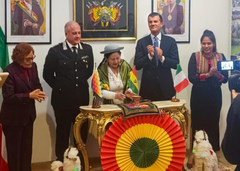 K’ero ceremonial recuperado por Bolivia