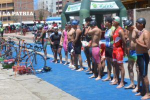 Torneo nacional de triatlón en Oruro