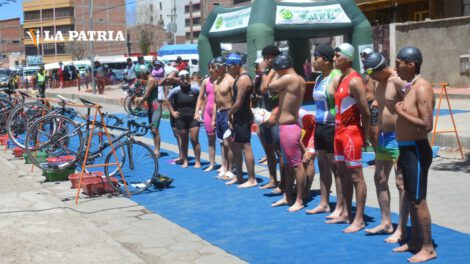 Torneo nacional de triatlón en Oruro