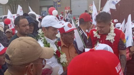 Tuto Quiroga y Juan Pablo Velasco en su campaña en Oruro