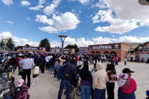 Feria de Exposición Técnica con actividades para niños en Oruro