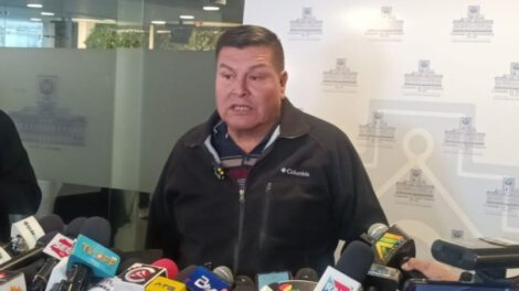 Sesión de Diputados con el Diputado Delfor Burgos