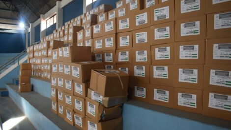 Verificación de papeletas para la segunda vuelta del 19 de octubre