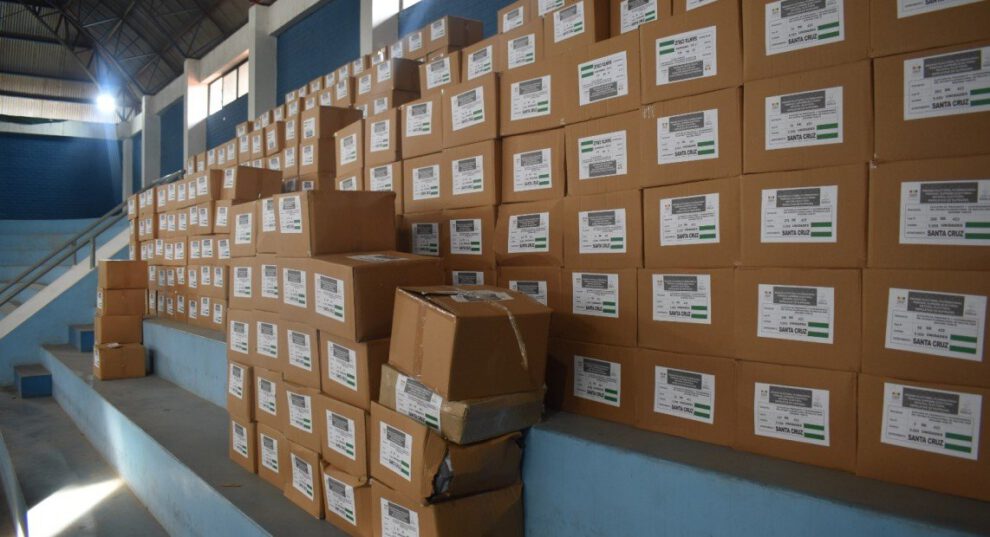 Verificación de papeletas para la segunda vuelta del 19 de octubre