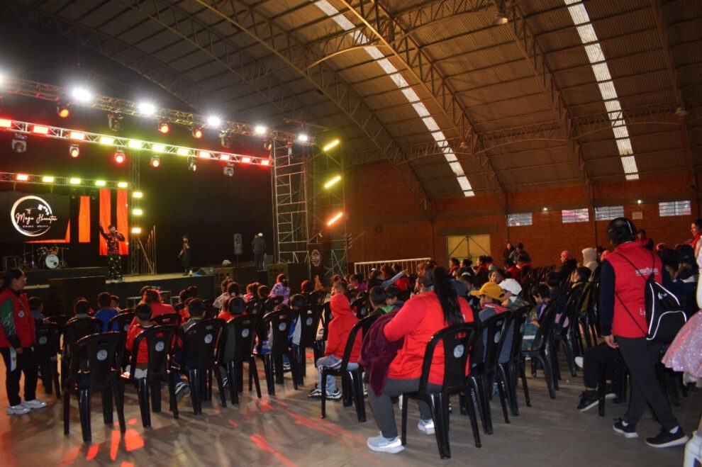 Centros de acogida disfrutan de una tarde llena de alegría y diversión en Expoteco