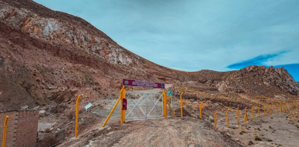 Cerro San Pedro protegido con cerco perimetral