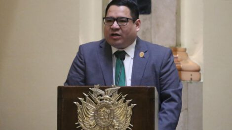 Denuncia por prórroga de jueces en Bolivia