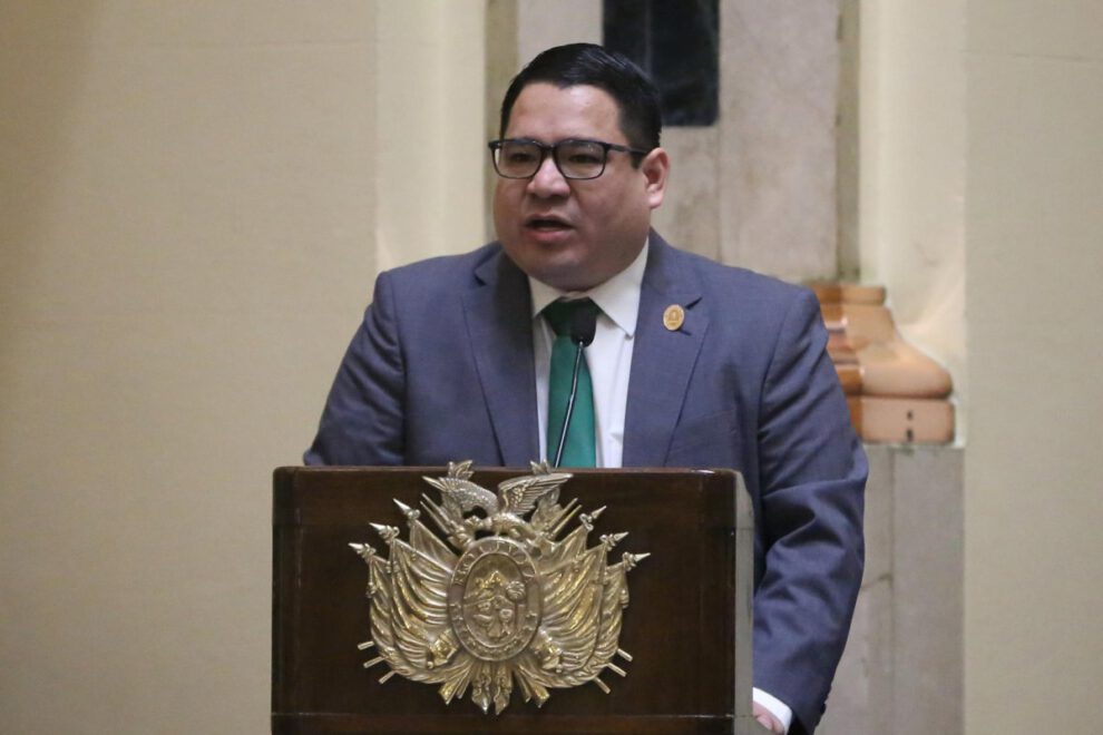 Denuncia por prórroga de jueces en Bolivia