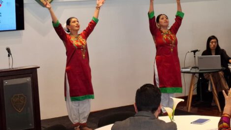 Simposio de Medios India Bolivia en La Paz