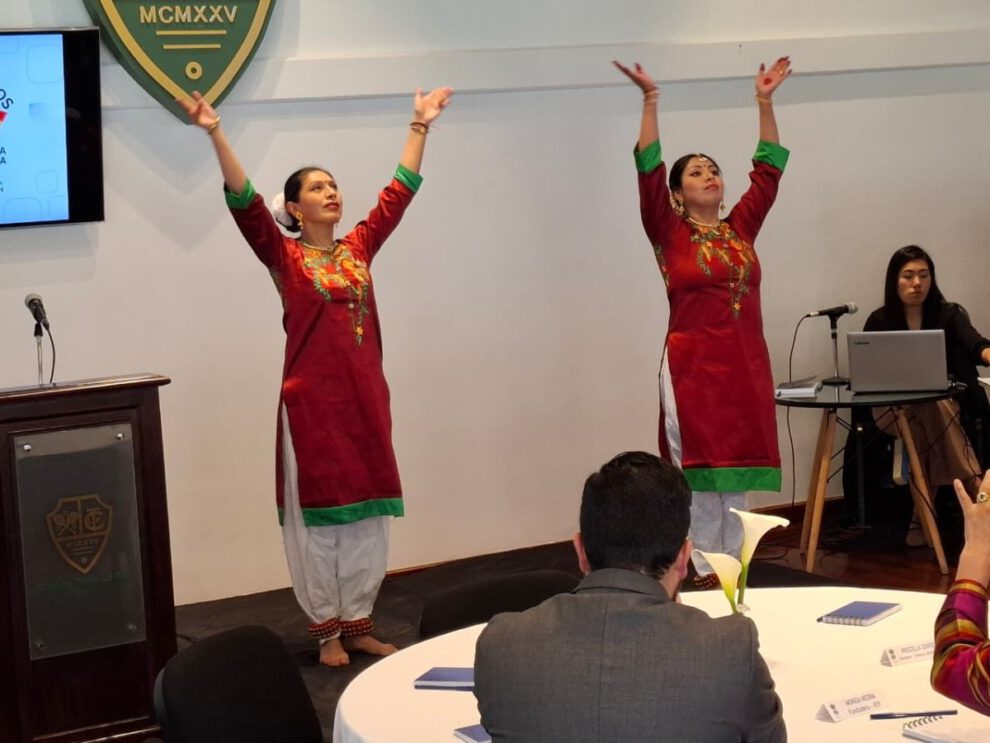 Simposio de Medios India Bolivia en La Paz