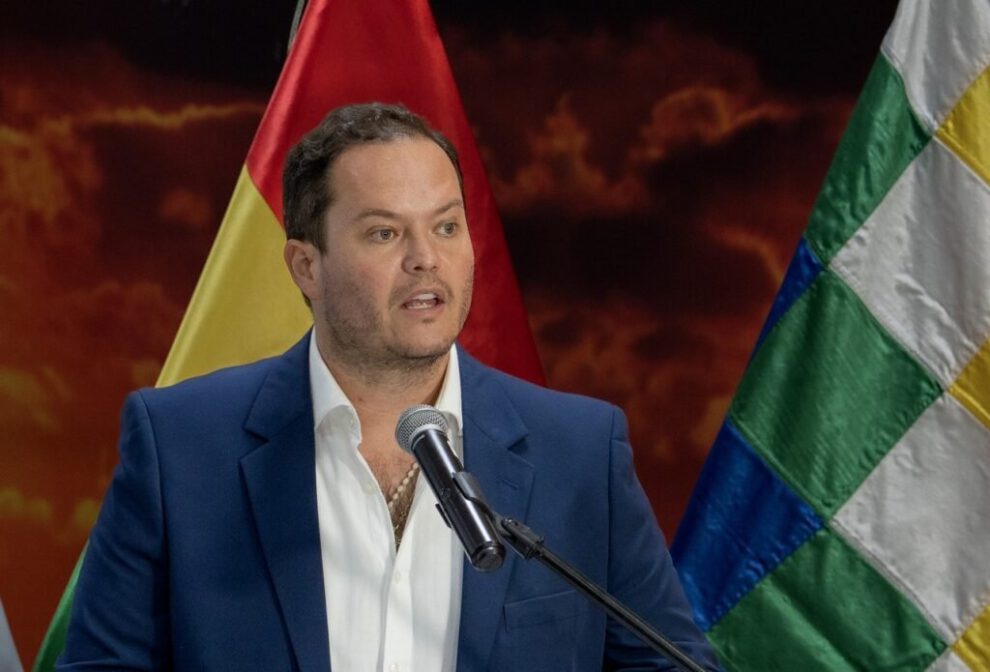 Armin Dorgathen enfrenta orden de aprehensión