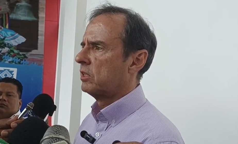 Tuto Quiroga escasez de combustible en Bolivia